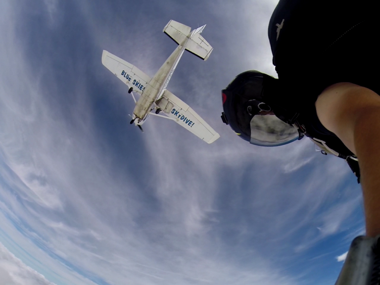 Skydiving in VA